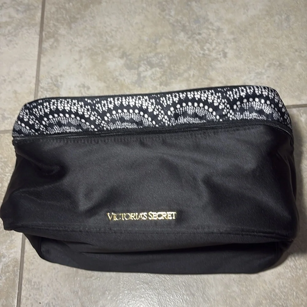 Victoria's Secret Travel Lingerie Bag NWT